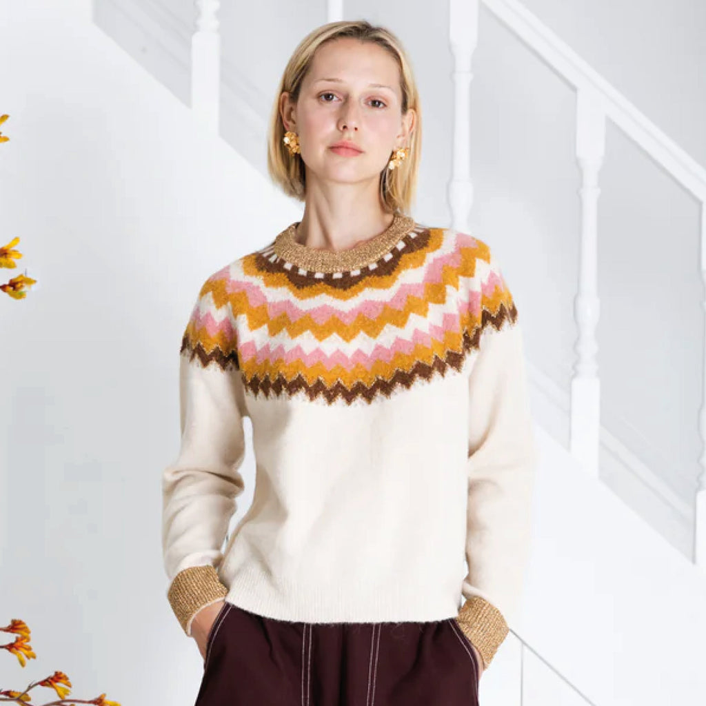 White jumper with Fair Isle yoke in rose, caramel and ochre with a chunky gold lurex rib at the neck and cuff.
Bonté Winter White Gigi Jumper - Jo And Co Bonté Winter White Gigi Jumper - Bonté