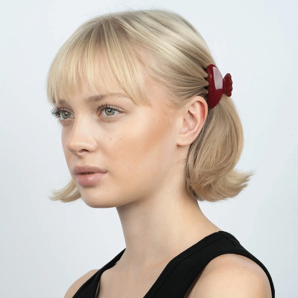 Bordeaux Helle Solid Mini Hair Claw, chic hair accessory, compact size.
Bordeaux Helle Solid Mini Hair Claw - Jo And Co Bordeaux Helle Solid Mini Hair Claw - SUI AVA