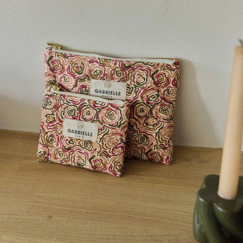 Floral print wallet with "Gabrielle Paris" logo on the front.
Gabrielle Paris Portofino Rose Wallet - Jo And Co Gabrielle Paris Portofino Rose Wallet - Gabrielle Paris