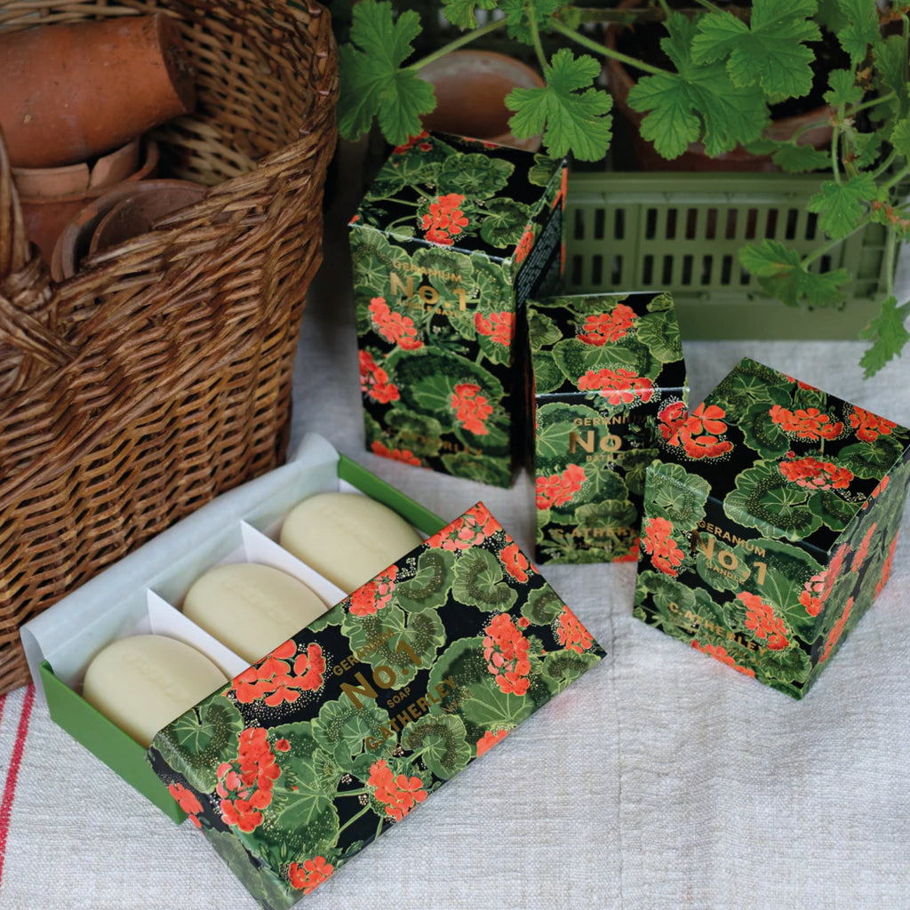 Geranium No.1 Red Geranium Candle 200g - Jo And Co Geranium No.1 Red Geranium Candle 200g - C. Atherley