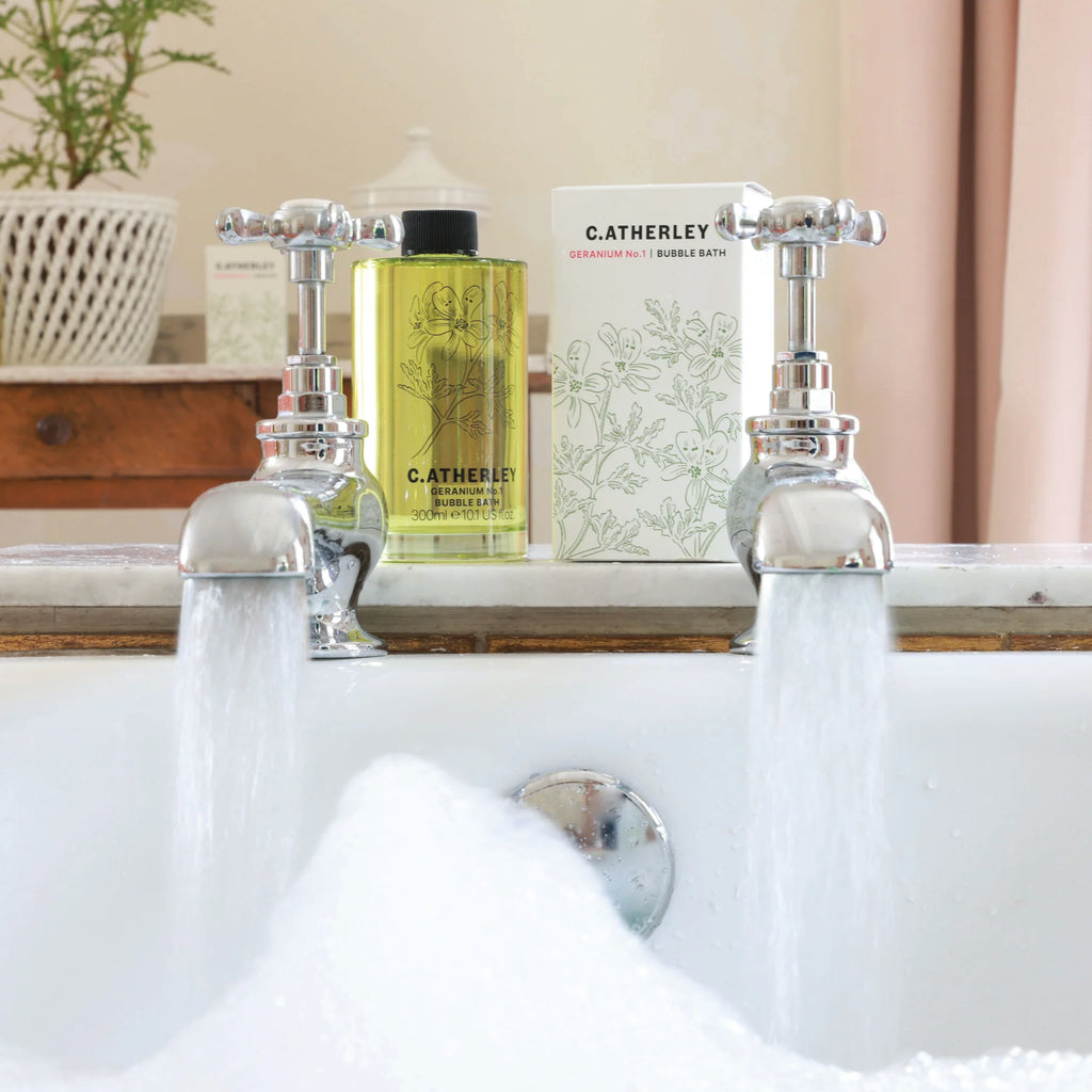 Bubble bath with scented geranium fragrance with hints of rose, lemon, mint and cedar.
Geranium No.1 Bubble Bath 300ml - Jo And Co Geranium No.1 Bubble Bath 300ml - C.Atherley London
