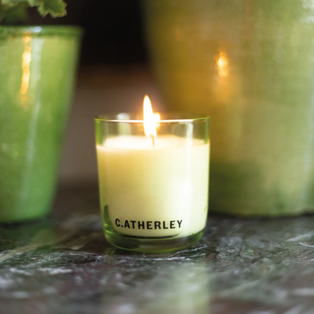 Candle with Radens Geranium.
Geranium No.1 Candle 200g - Jo And Co Geranium No.1 Candle 200g - C.Atherley London