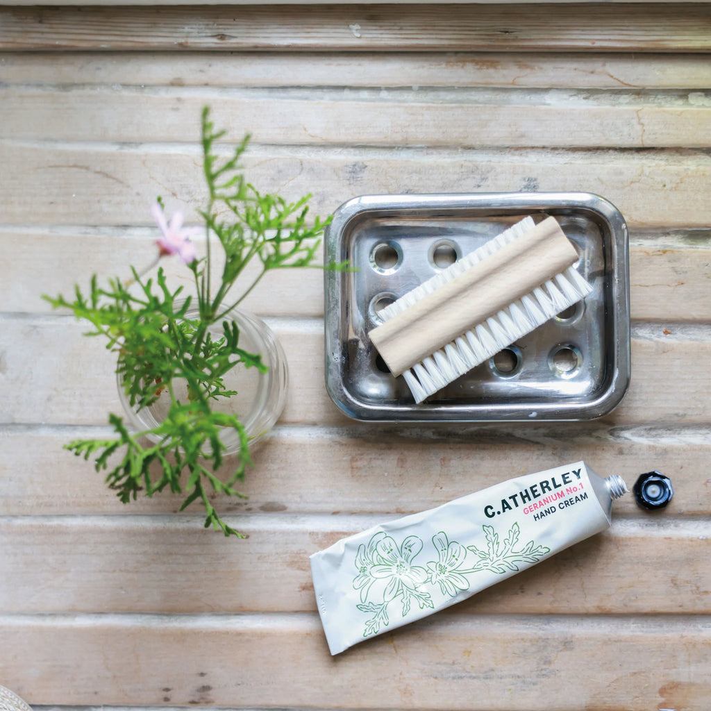 Hand cream with geranium fragrance with hints of rose, lemon, mint and cedar.
Geranium No.1 Hand Cream 75ml - Jo And Co Geranium No.1 Hand Cream 75ml - C.Atherley London