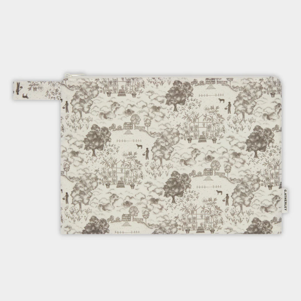 Zip purse with waterproof-lined interior.
Geranium No.2 Zip Purse - Jo And Co Geranium No.2 Zip Purse - C.Atherley London