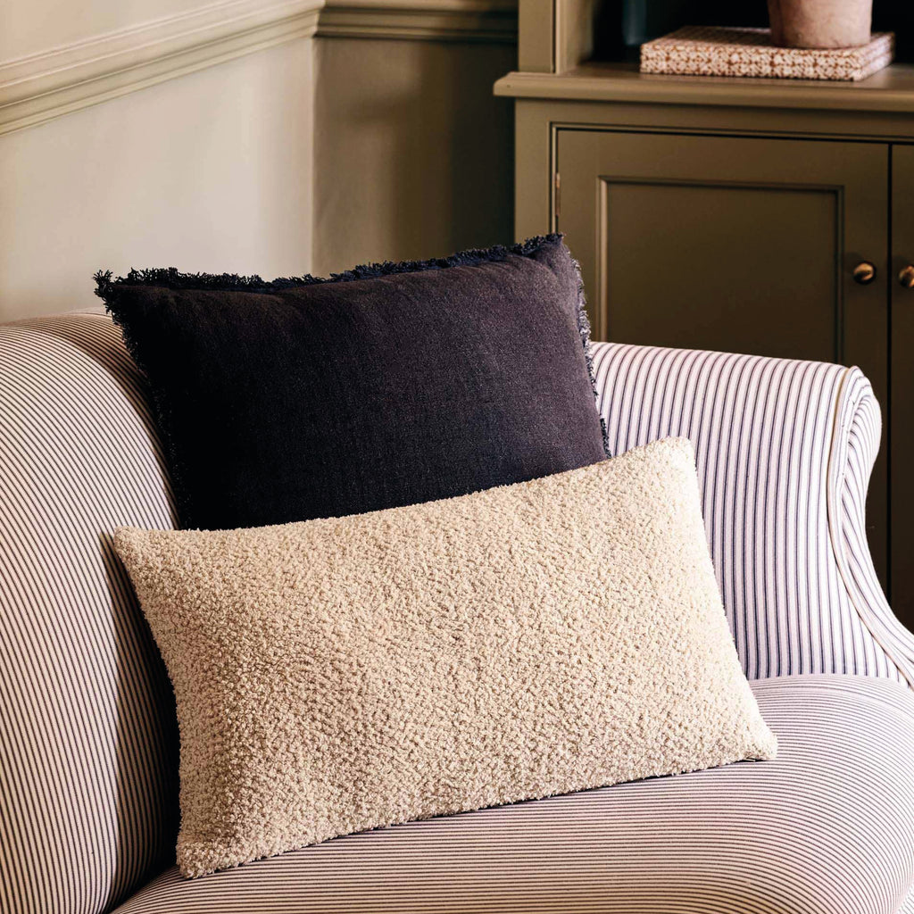 Ivory boucle rectangular cushion.
Ivory Sudeley Boucle Rectangular Cushion - Jo And Co Ivory Sudeley Boucle Rectangular Cushion