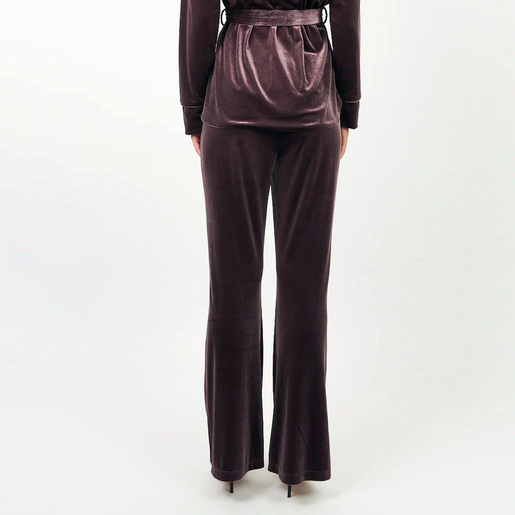 Purple velvet pants.
Lollys Laundry Lavender Casey Trousers - Jo And Co Lollys Laundry Lavender Casey Trousers - Lollys Laundry