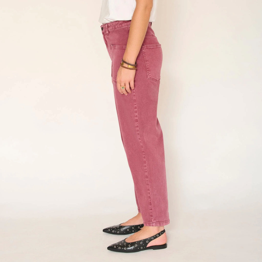 Red jeans with 90s carrot-fit, loose fit at the hips that tapers toward the ankles.
MKT Studio Patras Pacific Drill Ruby Jeans - Jo And Co MKT Studio Patras Pacific Drill Ruby Jeans - MKT Studio