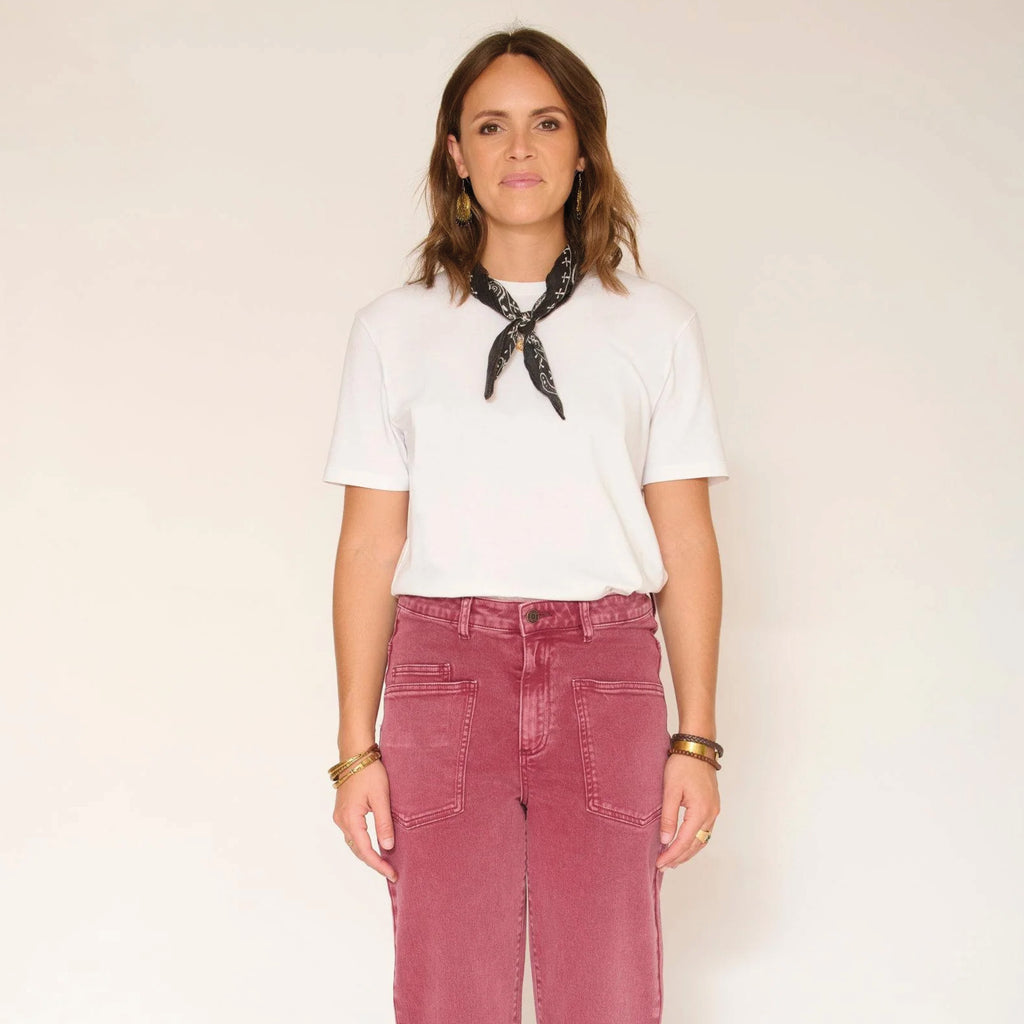 Red jeans with 90s carrot-fit, loose fit at the hips that tapers toward the ankles.
MKT Studio Patras Pacific Drill Ruby Jeans - Jo And Co MKT Studio Patras Pacific Drill Ruby Jeans - MKT Studio