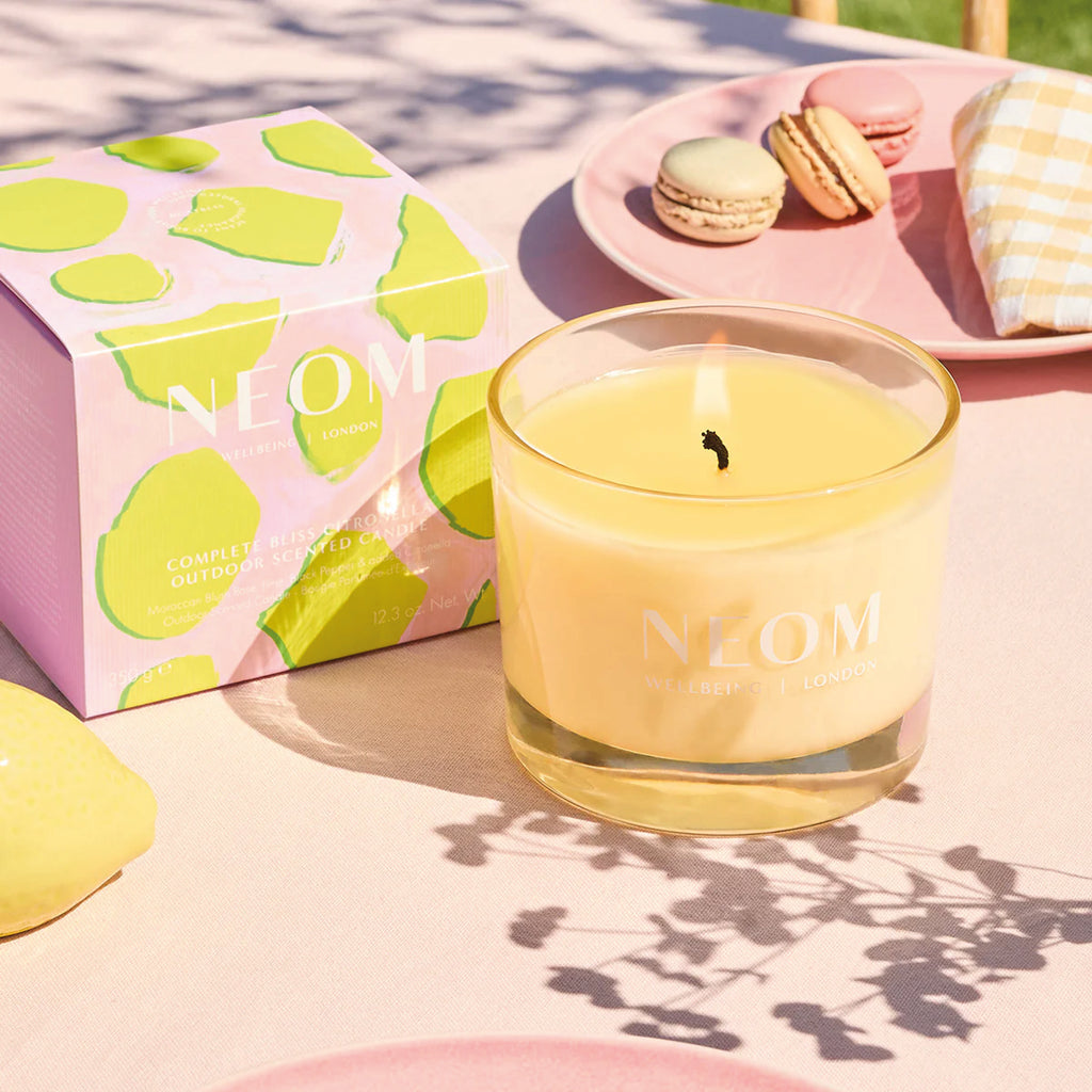 NEOM Complete Bliss Citronella Outdoor Scented One Wick Candle with pure essential oils including Moroccan blush rose, lime, black pepper and added citronella.
NEOM Complete Bliss Citronella Outdoor Scented One Wick Candle - Jo And Co NEOM Complete Bliss Citronella Outdoor Scented One Wick Candle - NEOM