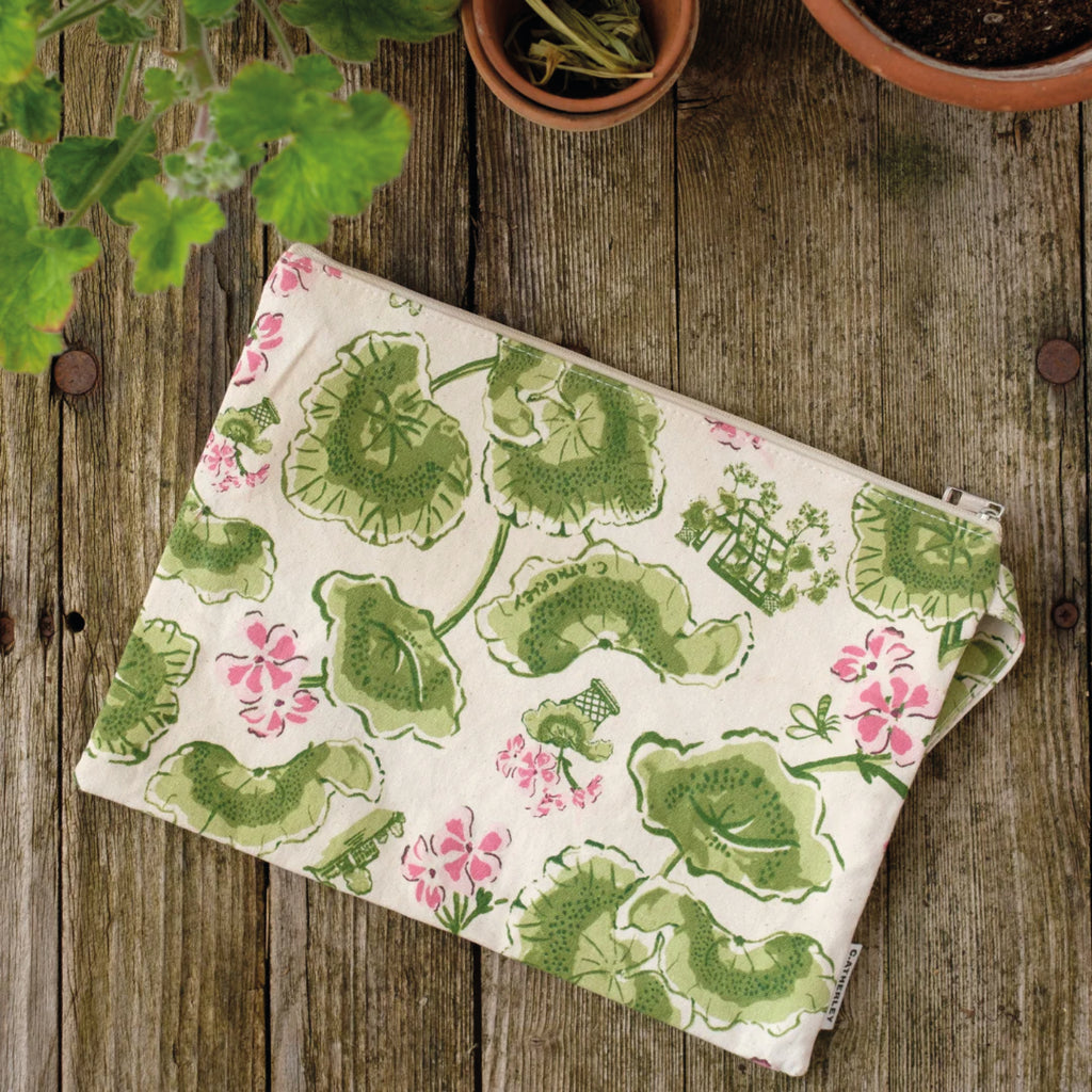 Floral patterned zip purse with green leaves and pink flowers.
Pellymania Zip Purse - Jo And Co Pellymania Zip Purse - C.Atherley London