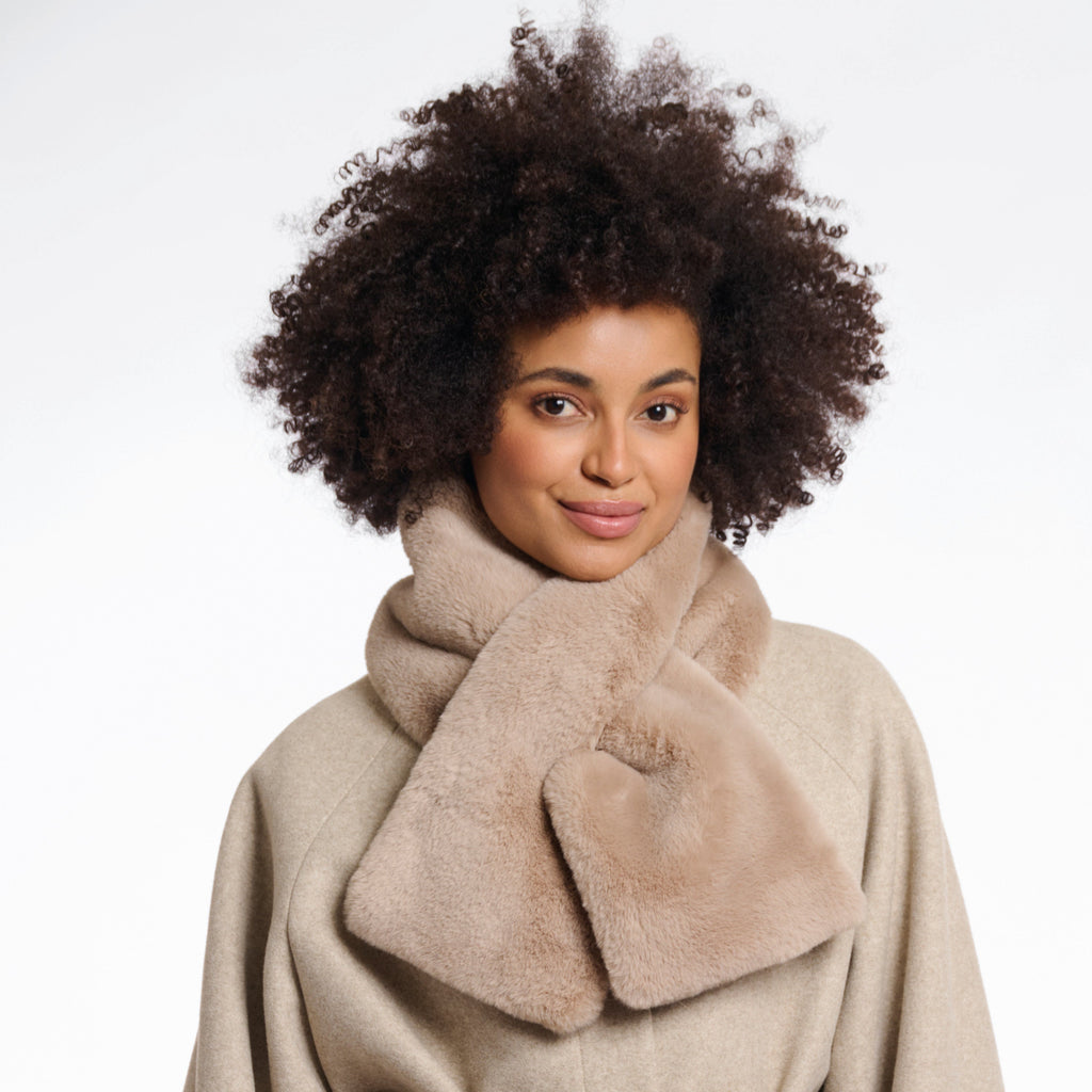 Faux fur fluffy beige scarf.
Rino & Pelle Oat Stip Scarf - Jo And Co Rino & Pelle Oat Stip Scarf - Rino & Pelle