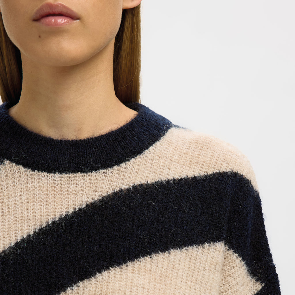 Selected Femme Almina Oversize Knit - Jo And Co Selected Femme Almina Oversize Knit - Selected Femme