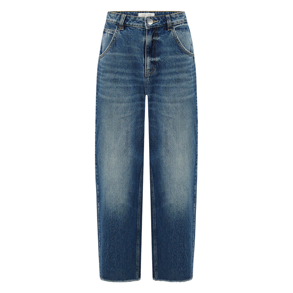 Carpenter style blue wash jeans with a super high-rise and frayed hem.
Seventy + Mochi Phoenix Bo Jeans - Jo And Co Seventy + Mochi Phoenix Bo Jeans - Seventy + Mochi