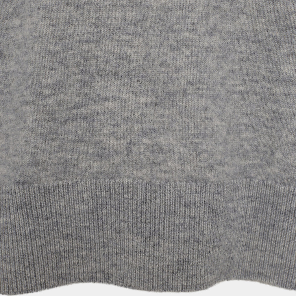 Grey melange sweater with long raglan sleeves, round neckline, ribbed trims and relaxed fit.
Sofie Schnoor Grey Melange Delia Knit - Jo And Co Sofie Schnoor Grey Melange Delia Knit - Sofie Schnoor