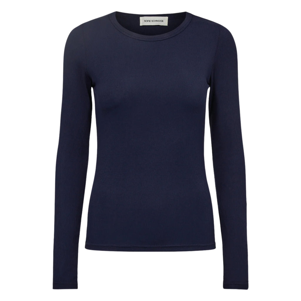 Slim-fit navy long sleeved top with round neckline.
Sofie Schnoor Navy Petricia Long Sleeve Top - Jo And Co Sofie Schnoor Navy Petricia Long Sleeve Top - Sofie Schnoor