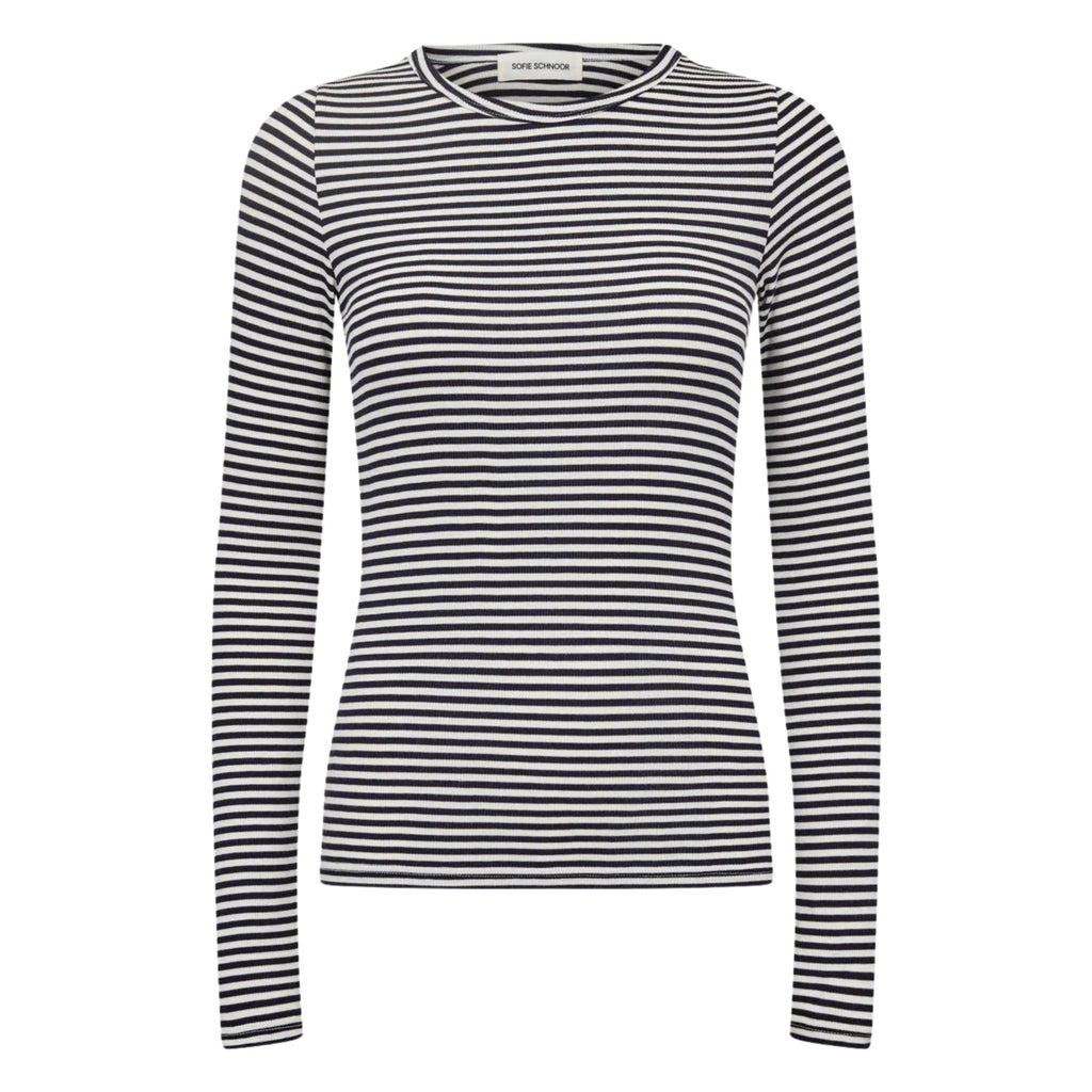 Slim-fit navy and white striped long sleeved top with round neckline.
Sofie Schnoor Navy Striped Petricia Long Sleeve Top - Jo And Co Sofie Schnoor Navy Striped Petricia Long Sleeve Top - Sofie Schnoor