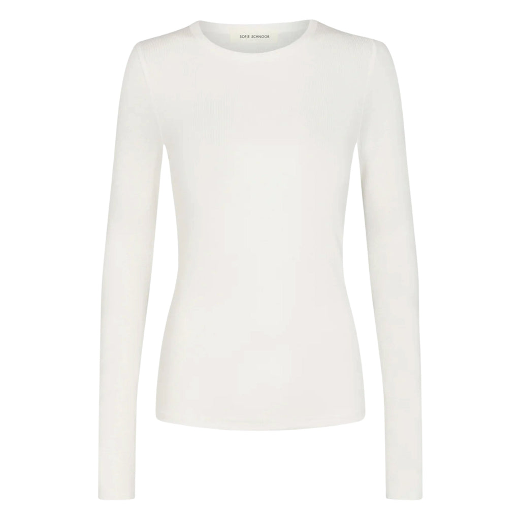 Slim-fit white long sleeved top with round neckline.
Sofie Schnoor White Petricia Long Sleeve Top - Jo And Co Sofie Schnoor White Petricia Long Sleeve Top - Sofie Schnoor