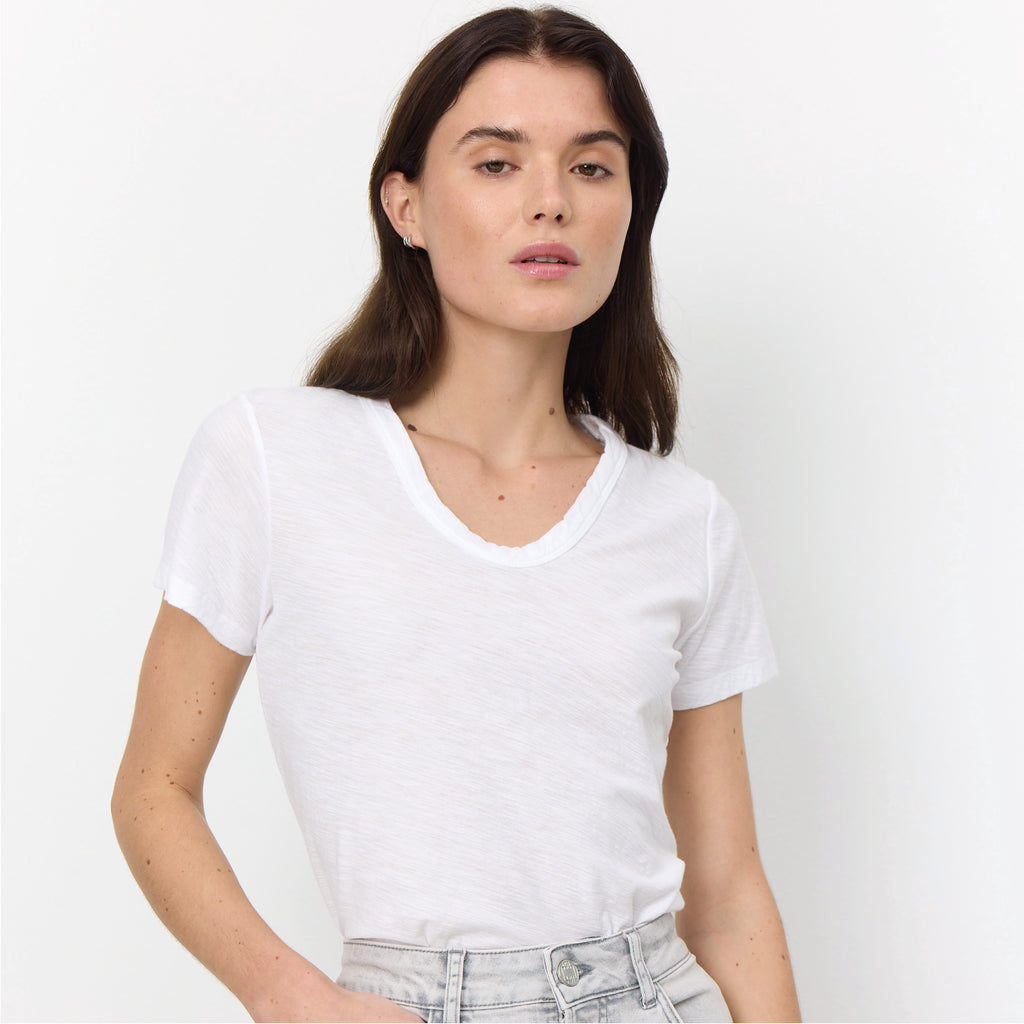Leveté Room White Any T-Shirt - Jo And Co Leveté Room White Any T-Shirt - Leveté Room