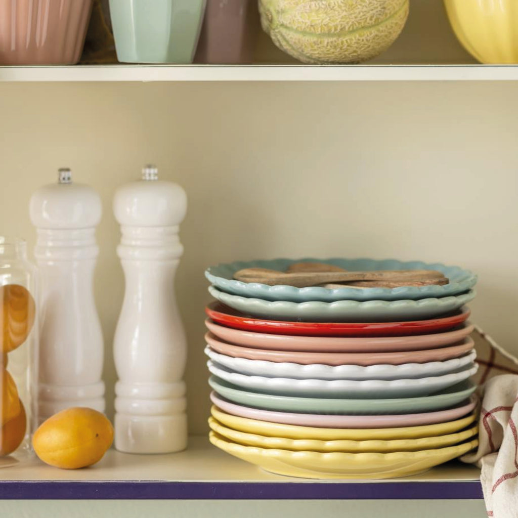 Set of two wooden salt and pepper mills.
White Salt & Pepper Mill Set - Jo And Co White Salt & Pepper Mill Set